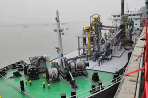 7 Left shows a bulk cement shipment; right shows a clinker shipment