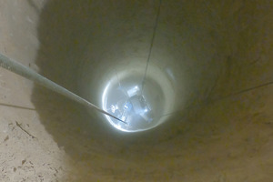 8 Maximum safety: thanks to Quadriga, there is no need for persons to be in the “confined space” during the dangerous phase of the demolition process