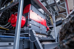 3 For re-shredding Vecoplan installed the VEZ 2500 TT, which is equipped with a high-performance cutting unit designed for maximum throughput. It has a very high level of technical availability