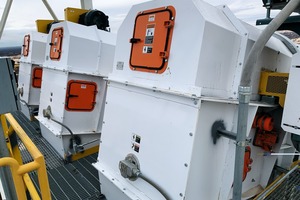 4 Strategically-located access doors facilitate inspection and service