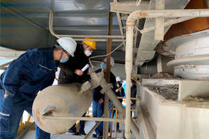 3 Limitation for the first generation quenching chamber in the existing line: left, the kiln inlet chamber and riser duct in Tianjin plant; right, the draft drawing of the 1st generation quenching chamber
