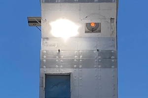 2 Synhelion’s solar receiver can be seen in the right aperture of the solar tower while the sunlight is being focused onto the calorimeter in the left aperture