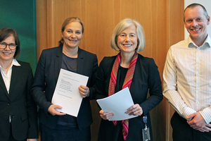 From left to right: Mona Mølnvik (SINTEF), Alexandra Bech Gjørv (SINTEF), Valborg Lundegaard (Aker Carbon Capture) and Jim Stian Olsen (Aker Carbon Capture)