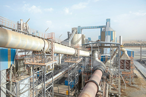 Cement manufacturing presents scope for process optimization using edge computing (the photograph shows an installation of the Qassim Cement Company for which ABB provided process-control solutions)
