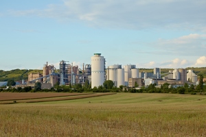 Dr. Frank Noack, Head of Investments: “The modern filling and packing plant with the new control technology for the entire system – from the silos to palletized cement bags that are ready for dispatch – will provide Opterra operational reliability in the bagged cements sector for many years.“