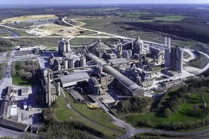 Bird’s eye view of the Ciment Calcia Airvault plant