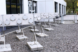 2 For test purposes, plaster discs are prepared according to DIN EN ISO 15148 and mounted to frames facing south-westerly in the direction of the driving rain