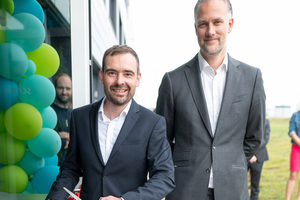 Head of Sales for Alternative Fuels EMEA, Ondřej Kozel, and Christoph Haar, President EMEA, opening the new Czech office in Jeneč (f.r.t.r.)