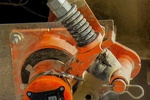 4 N2 Position indicator on spring tensioner