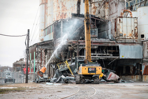 3 The cannon uses high-powered jets to cut through the wind, suppressing surface dust and airborne particles