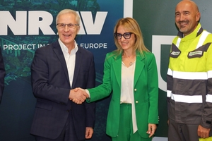 1 Celebrating the construction start of the ANRAV.beta pilot plant – from left to right: Member of the Heidelberg Materials Managing Board Ernest Jelito, Minister Milena Stoycheva, Antonio Clausi (Director Global Competence Center Cement)