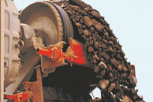 2 Martin Engineering’s belt cleaner replacement program ensures fresh polyurethane blades, custom-fitted on-site