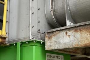 5 Application: calciner feed, bucket width: 800 mm, centre distance: 47.2 m, conveying capacity: approx. 12 t/h, housing and buckets made of stainless steel.